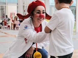 Il sorriso dei volontari di Soccorso Clown ai piccoli pazienti del Bambino Gesù
