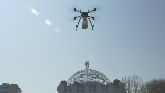 Testare i droni per il trasporto aereo di materiale biomedicale:  al via il living lab presso l'ospedale San Raffaele di Milano